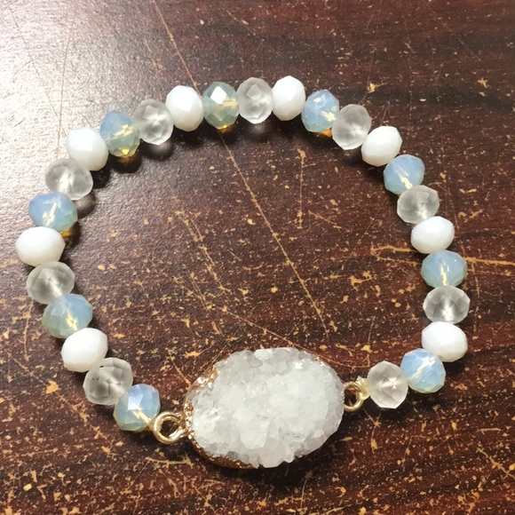 Bracelet with druzy stone 🆕 - Picture 2 of 3